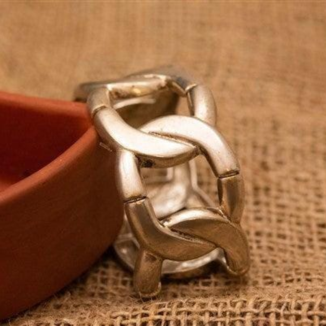 Bold Linked Bracelet (Adjustable) Pratha the jewellery studio pune