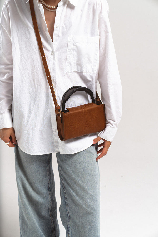 Leather Case for AirPods Max - The Minimalist 3.0 (Camel) Geometric Goods